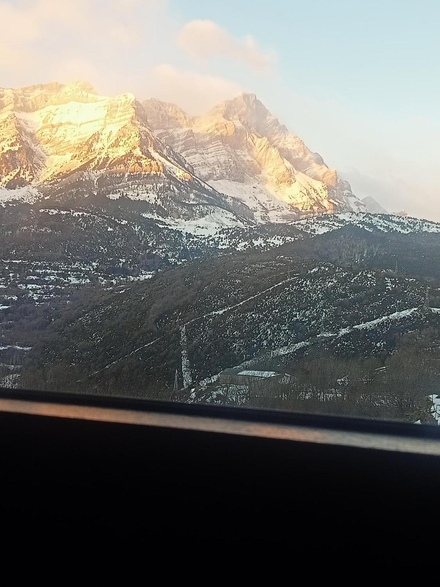 Suite En Cuadra Pajar, Casa Rural Hoz de Jaca Dış mekan fotoğraf