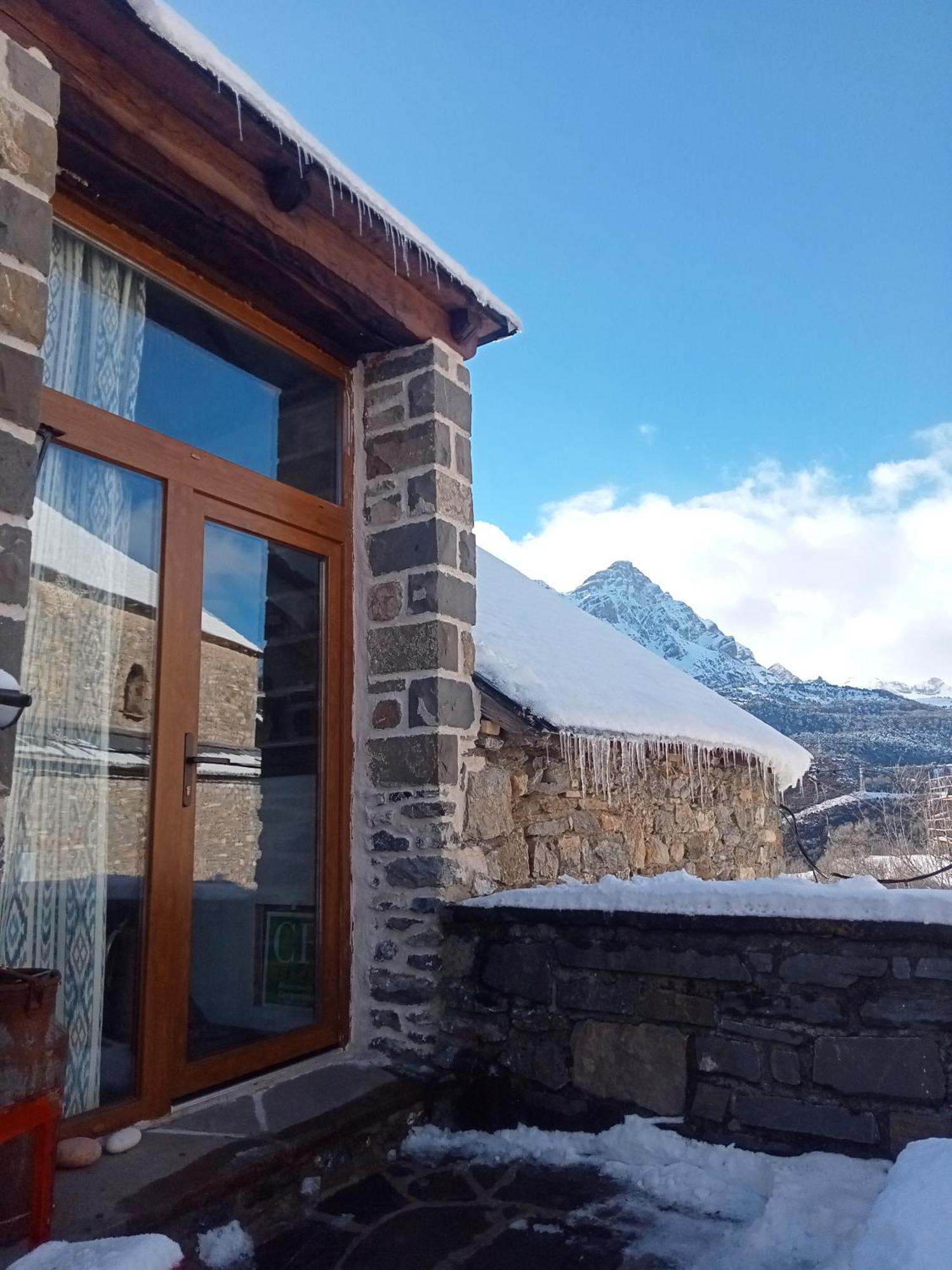Suite En Cuadra Pajar, Casa Rural Hoz de Jaca Dış mekan fotoğraf